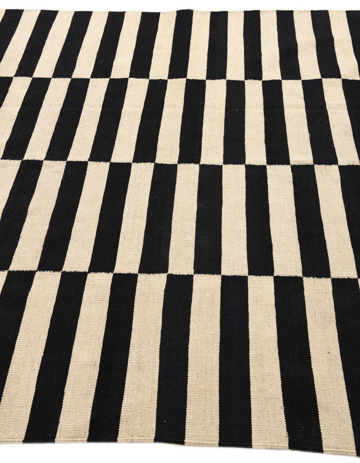 Detail image of  5' 7 x 7' 11  Hand Woven Kilim Modern Wool Rug