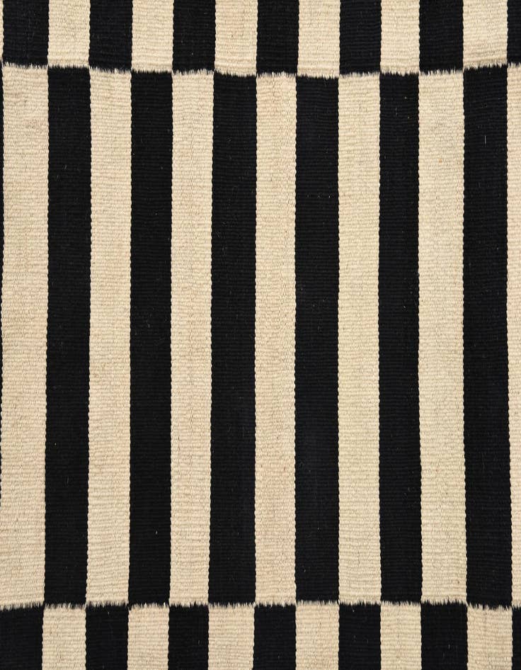 Detail image of  5' 7 x 7' 11  Hand Woven Kilim Modern Wool Rug