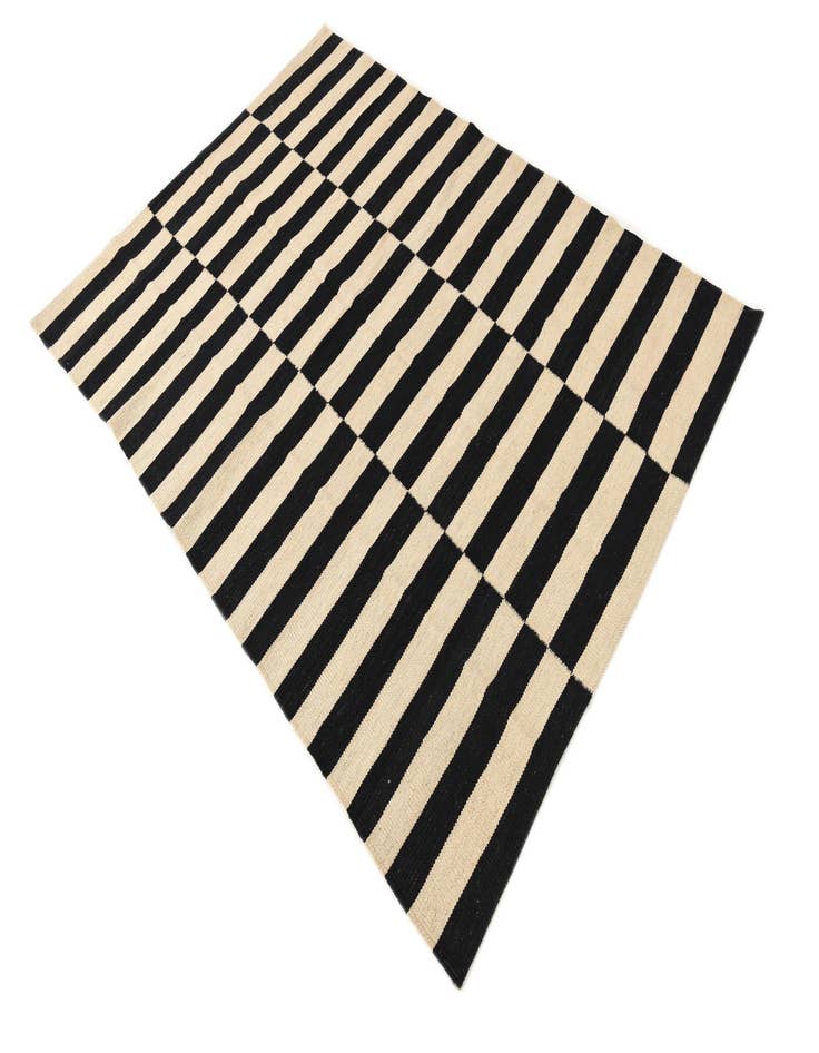 Detail image of  4' 2 x 5' 10  Hand Woven Kilim Modern Wool Rug