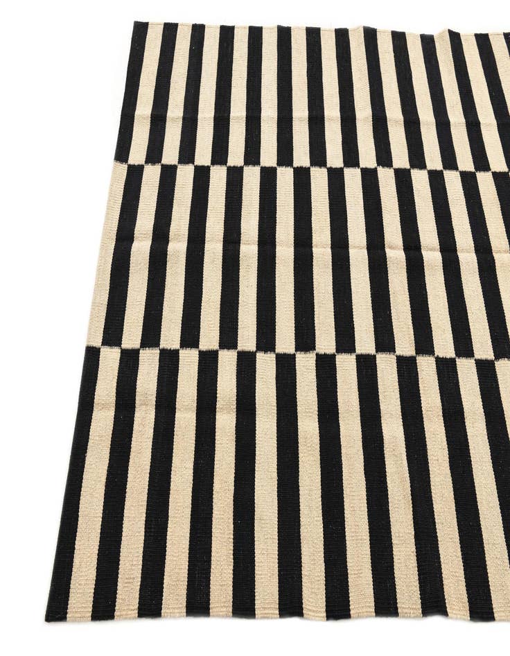 Detail image of  4' 2 x 5' 10  Hand Woven Kilim Modern Wool Rug