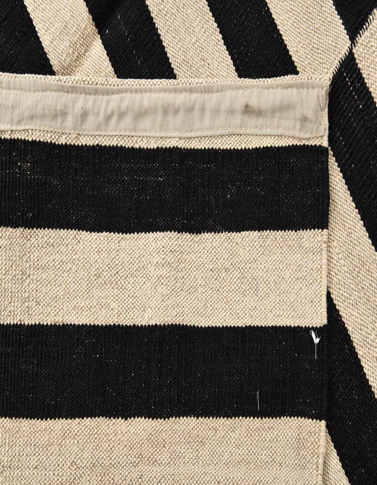 Detail image of  4' 3 x 5' 10  Hand Woven Kilim Modern Wool Rug