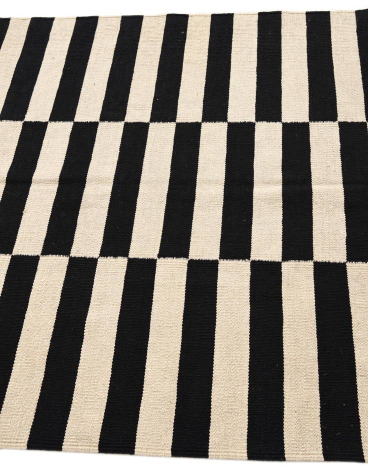 Detail image of  4' 2 x 5' 11  Hand Woven Kilim Modern Wool Rug