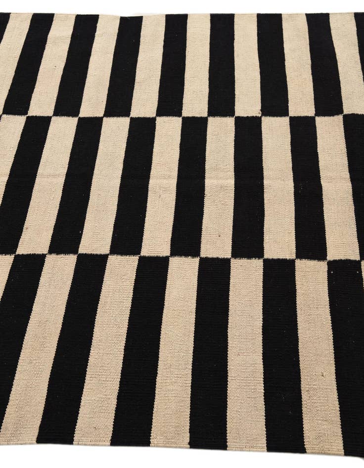 Detail image of  4' 3 x 5' 10  Hand Woven Kilim Modern Wool Rug