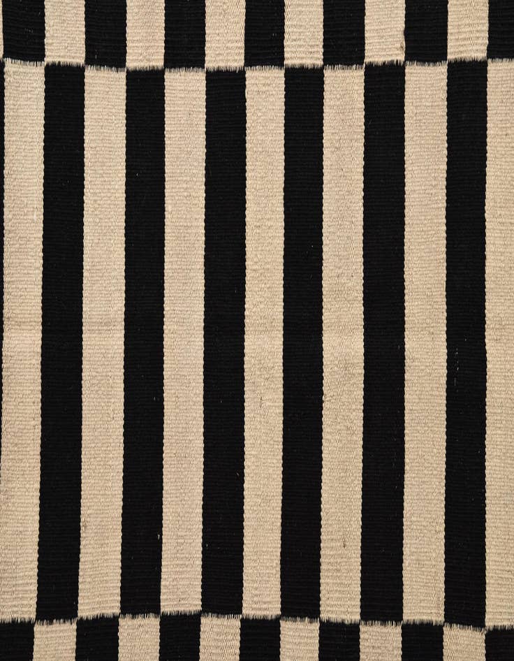 Detail image of  4' 3 x 5' 10  Hand Woven Kilim Modern Wool Rug