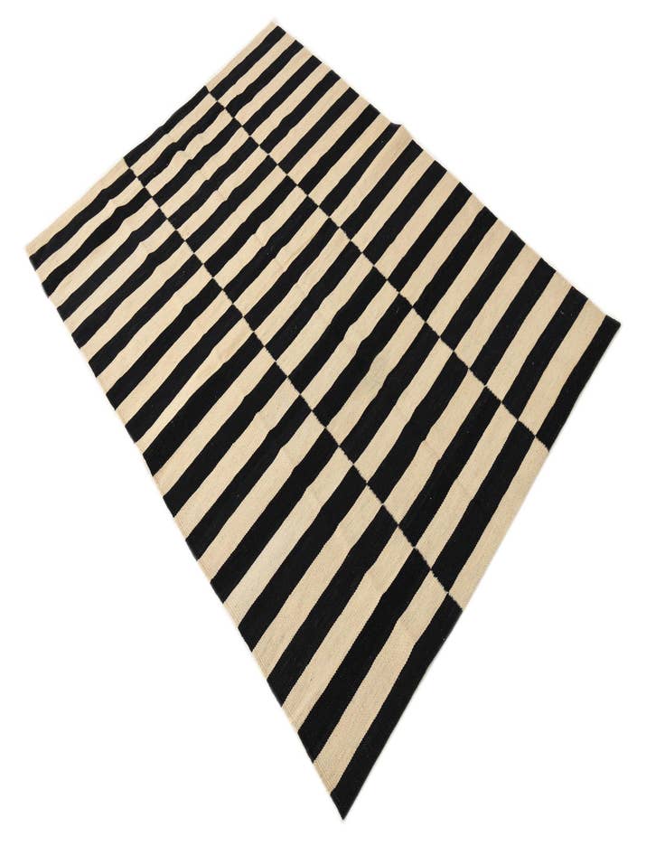 Detail image of  4' 2 x 5' 10  Hand Woven Kilim Modern Wool Rug