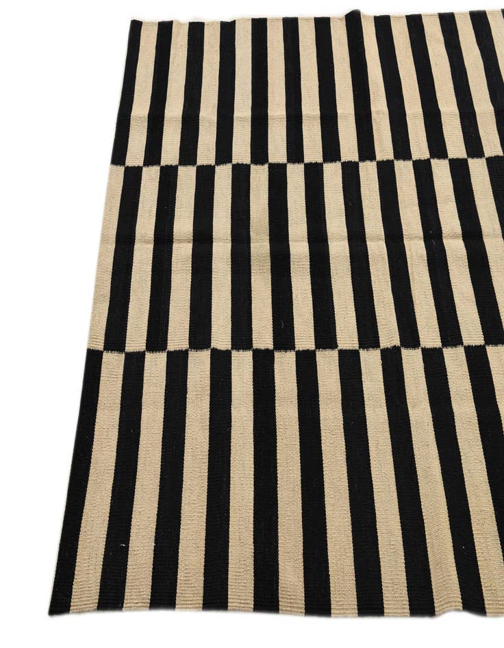 Detail image of  4' 2 x 5' 10  Hand Woven Kilim Modern Wool Rug