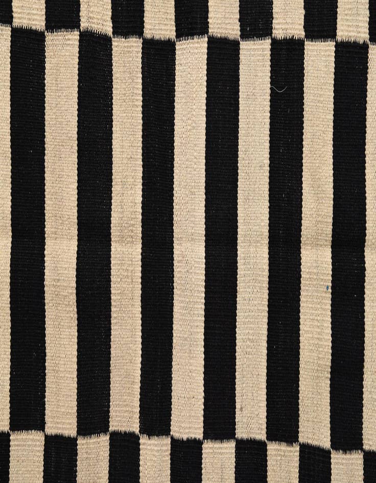 Detail image of  4' 1 x 5' 10  Hand Woven Kilim Modern Wool Rug