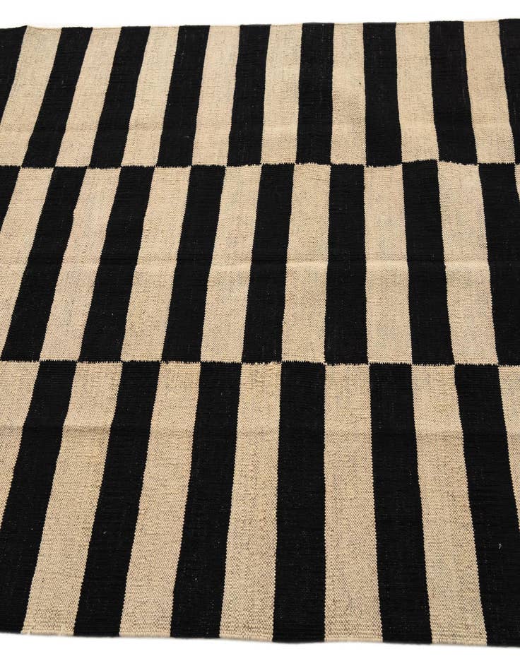 Detail image of  4' 3 x 5' 10  Hand Woven Kilim Modern Wool Rug