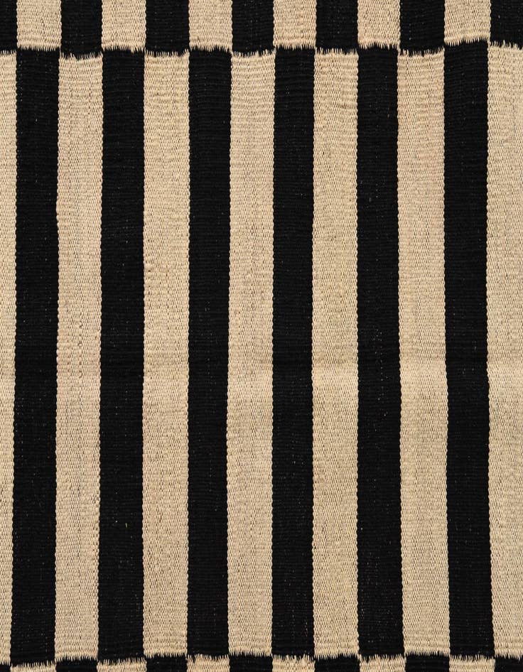 Detail image of  4' 3 x 5' 10  Hand Woven Kilim Modern Wool Rug