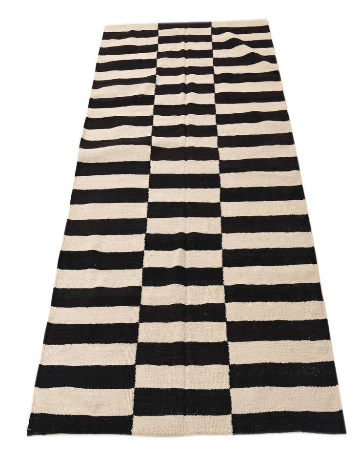 Detail image of  4' 3 x 5' 10  Hand Woven Kilim Modern Wool Rug