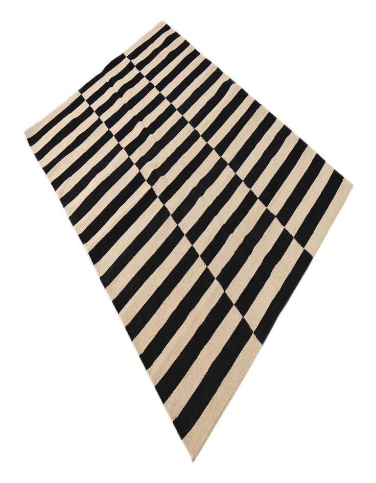 Detail image of  4' 2 x 5' 10  Hand Woven Kilim Modern Wool Rug