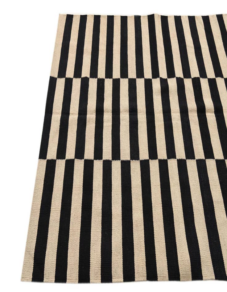 Detail image of  4' 2 x 5' 10  Hand Woven Kilim Modern Wool Rug