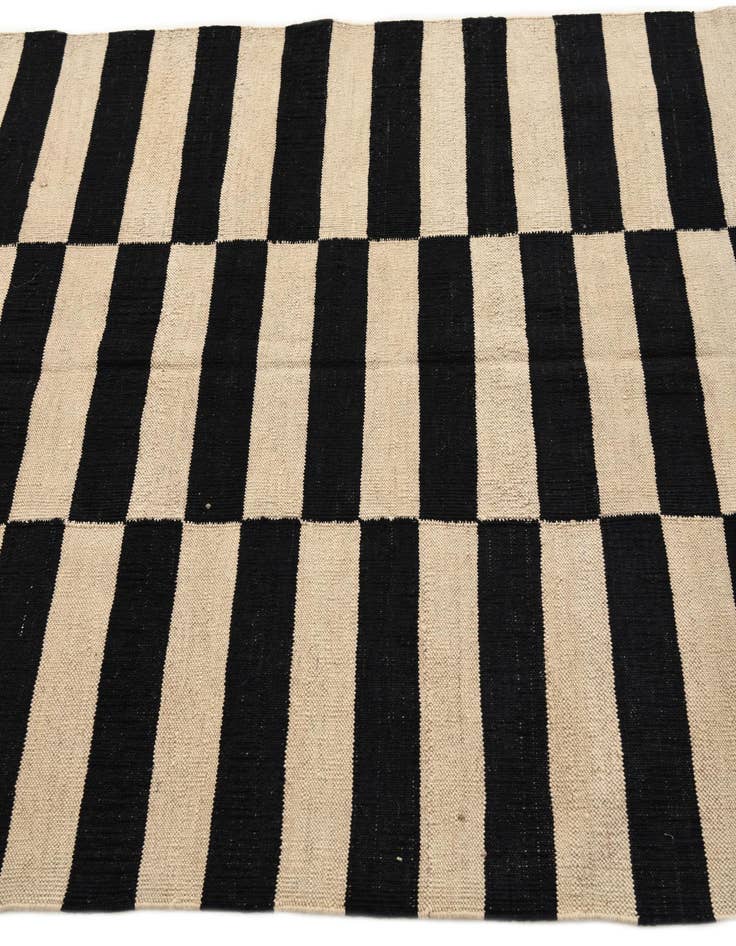 Detail image of  4' 3 x 5' 10  Hand Woven Kilim Modern Wool Rug