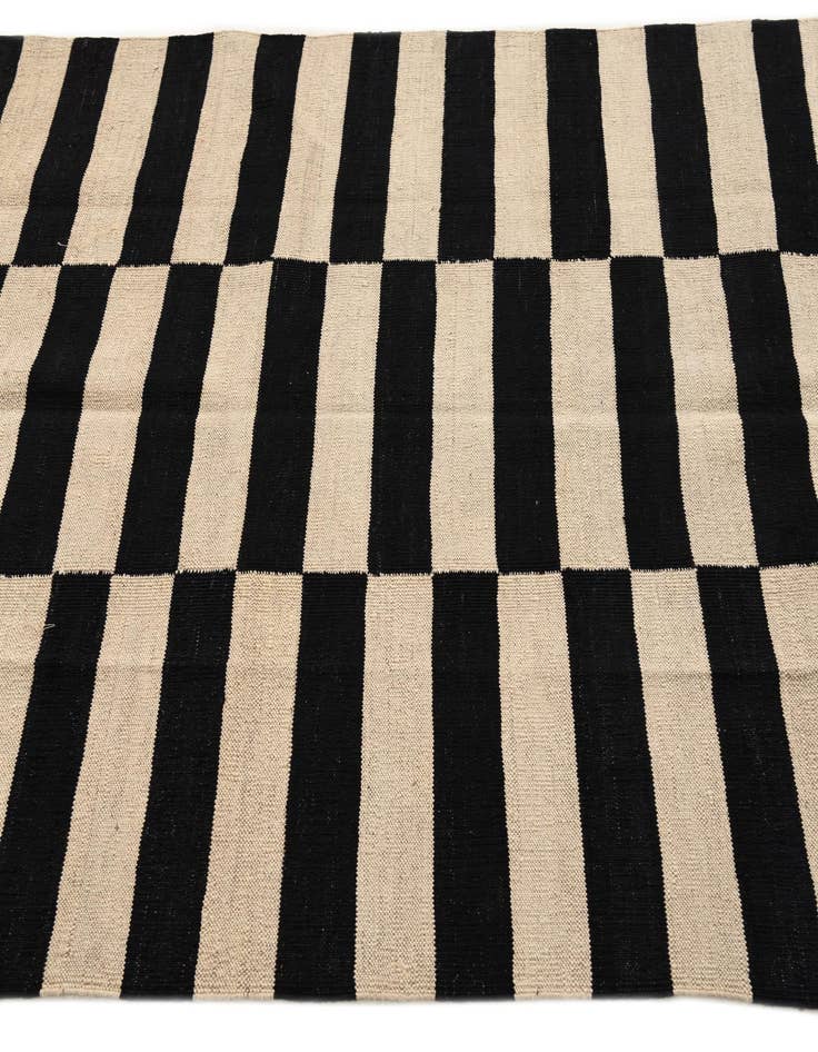 Detail image of  4' 4 x 5' 9  Hand Woven Kilim Modern Wool Rug