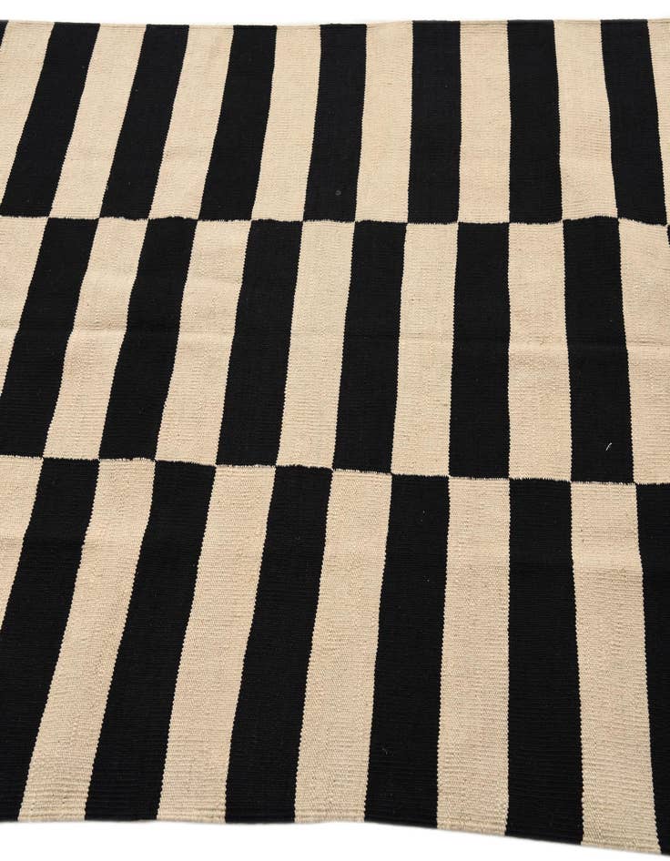 Detail image of  4' 3 x 5' 10  Hand Woven Kilim Modern Wool Rug