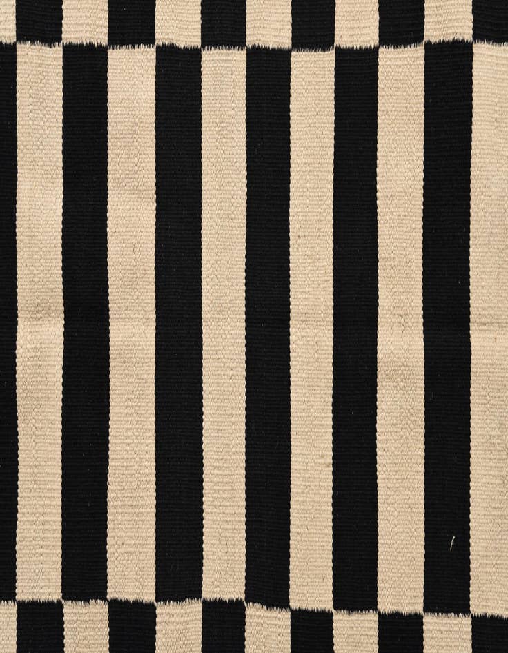 Detail image of  4' 3 x 5' 10  Hand Woven Kilim Modern Wool Rug