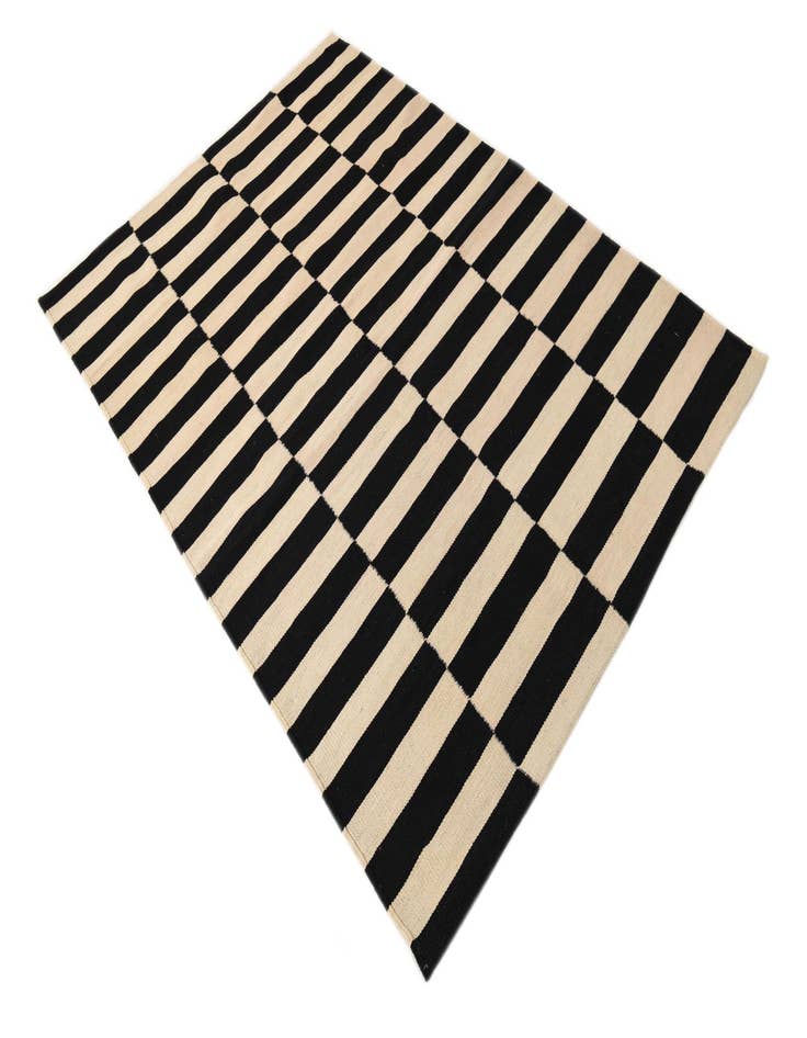 Detail image of  4' 1 x 5' 11  Hand Woven Kilim Modern Wool Rug