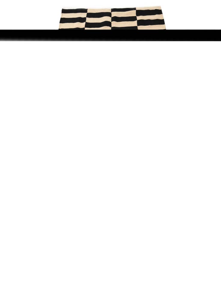 Detail image of  4' 1 x 5' 11  Hand Woven Kilim Modern Wool Rug