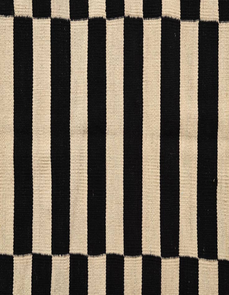 Detail image of  4' 1 x 5' 11  Hand Woven Kilim Modern Wool Rug