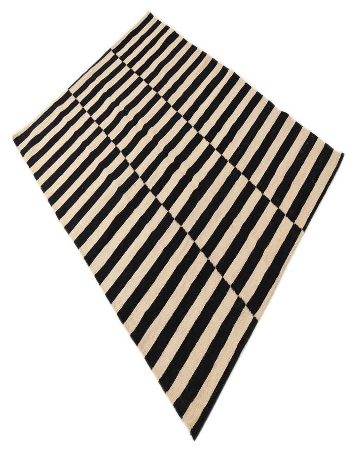 Detail image of  4' 1 x 5' 8  Hand Woven Kilim Modern Wool Rug