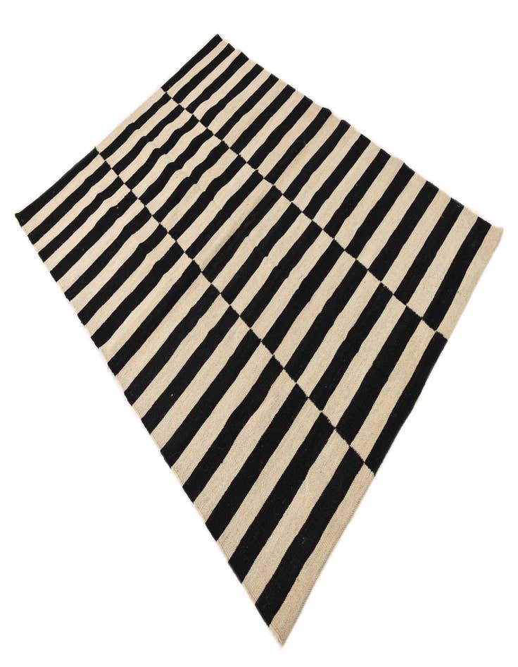 Detail image of  4' 3 x 5' 10  Hand Woven Kilim Modern Wool Rug