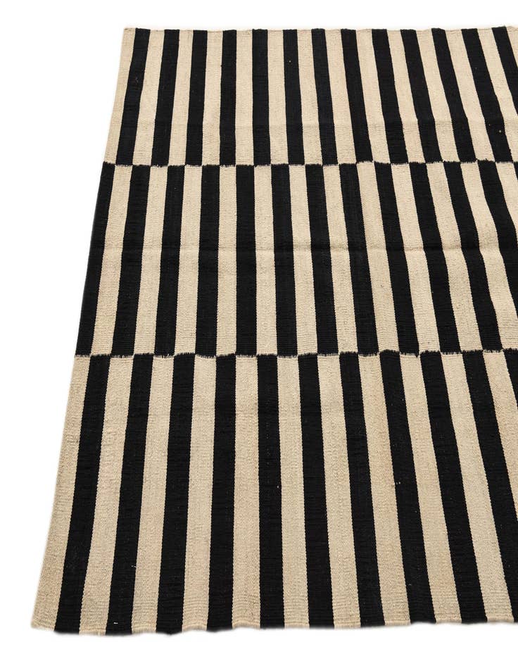 Detail image of  4' 3 x 5' 10  Hand Woven Kilim Modern Wool Rug