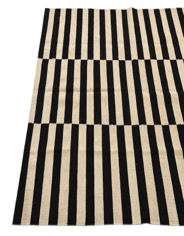 Detail image of  4' 3 x 5' 11  Hand Woven Kilim Modern Wool Rug