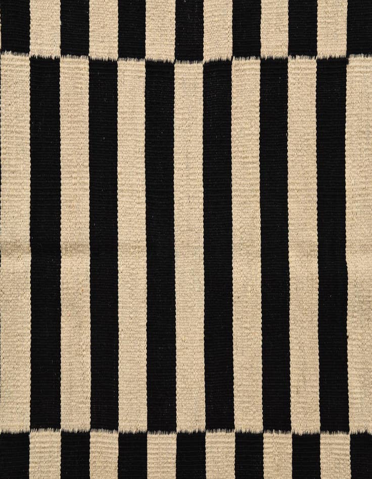 Detail image of  4' 3 x 5' 11  Hand Woven Kilim Modern Wool Rug
