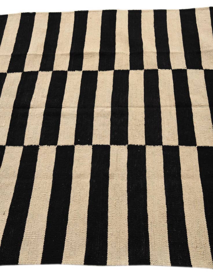 Detail image of  4' 2 x 5' 9  Hand Woven Kilim Modern Wool Rug