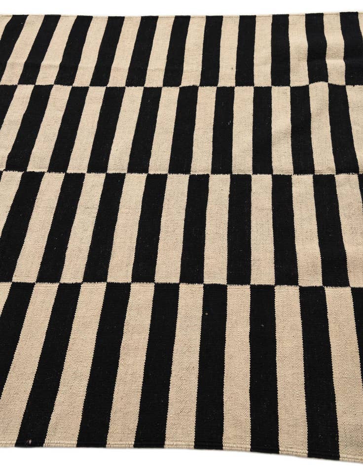 Detail image of  5' x 6' 4  Hand Woven Kilim Modern Wool Rug