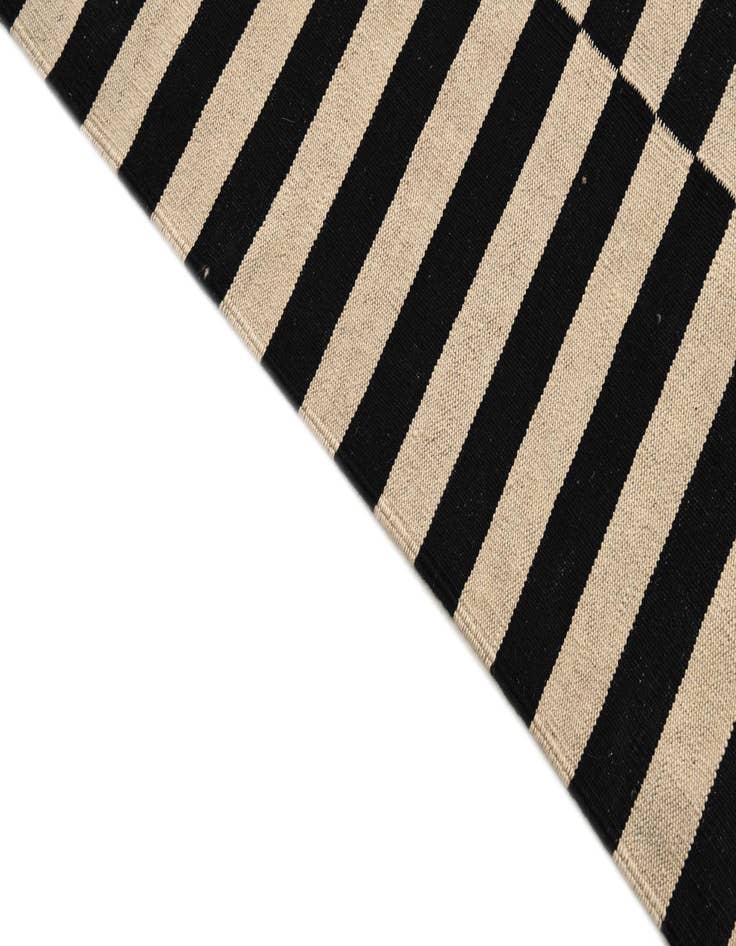 Detail image of  5' x 6' 4  Hand Woven Kilim Modern Wool Rug