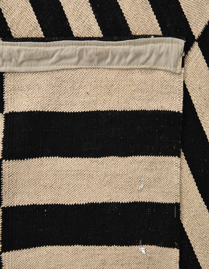 Detail image of  5' x 6' 4  Hand Woven Kilim Modern Wool Rug