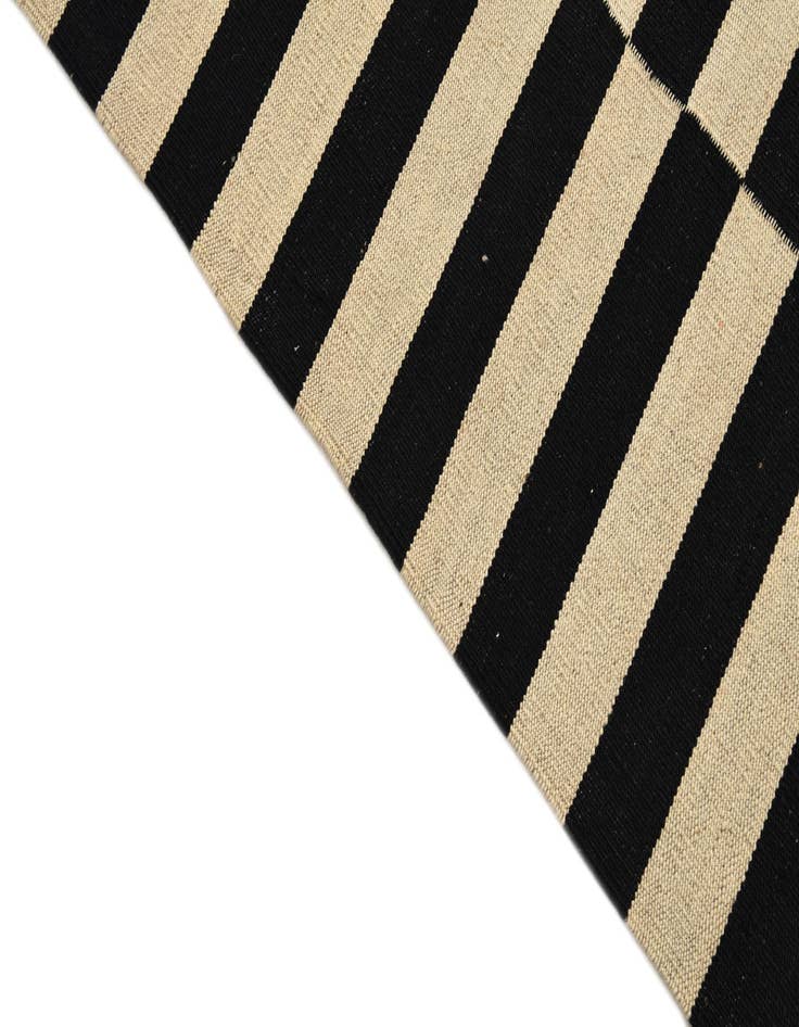 Detail image of  3' 3 x 4' 11  Hand Woven Kilim Modern Wool Rug