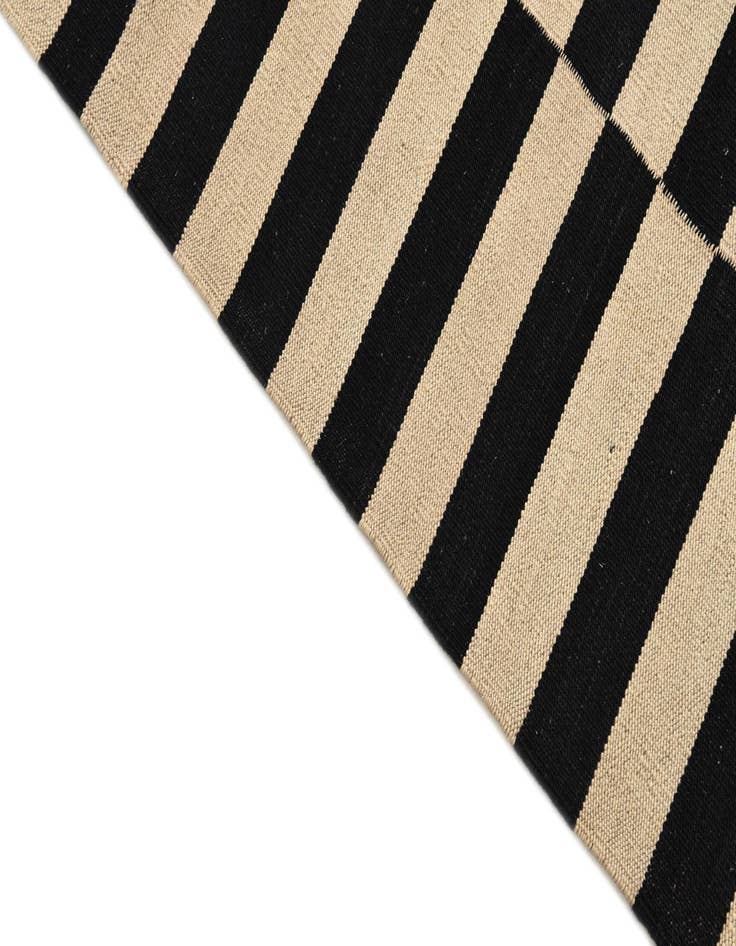 Detail image of  3' 4 x 4' 10  Hand Woven Kilim Modern Wool Rug