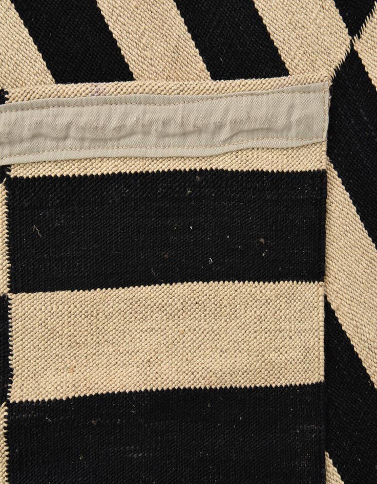 Detail image of  3' 4 x 4' 10  Hand Woven Kilim Modern Wool Rug