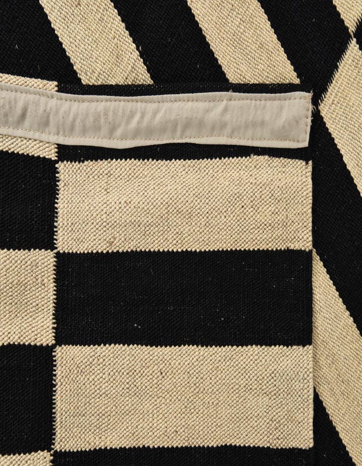 Detail image of  3' 4 x 4' 11  Hand Woven Kilim Modern Wool Rug