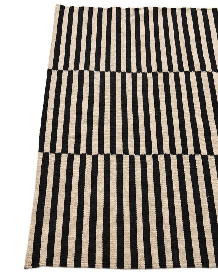 Detail image of  3' 5 x 4' 9  Hand Woven Kilim Modern Wool Rug