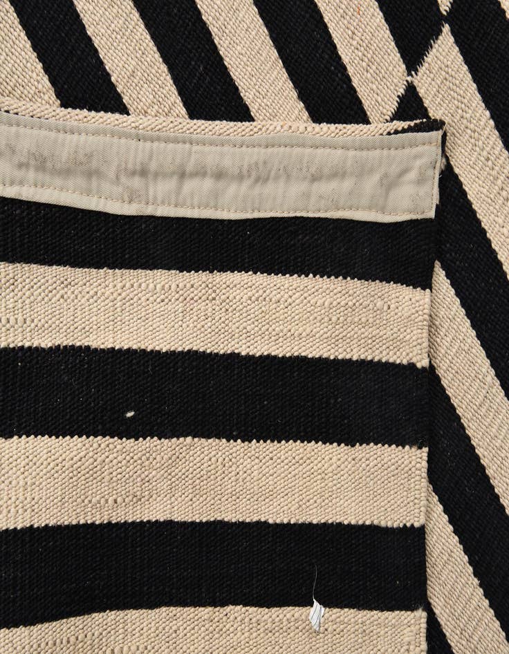 Detail image of  3' 5 x 4' 9  Hand Woven Kilim Modern Wool Rug