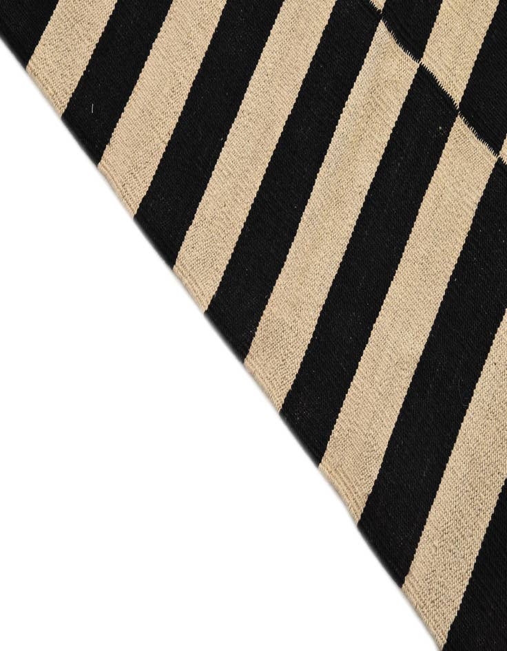 Detail image of  3' 4 x 4' 10  Hand Woven Kilim Modern Wool Rug