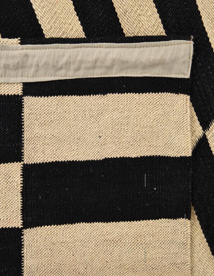 Detail image of  3' 5 x 4' 10  Hand Woven Kilim Modern Wool Rug
