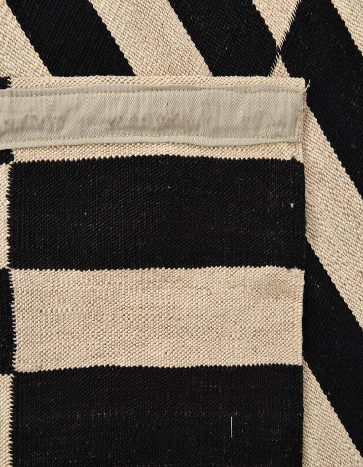 Detail image of  3' 3 x 4' 10  Hand Woven Kilim Modern Wool Rug