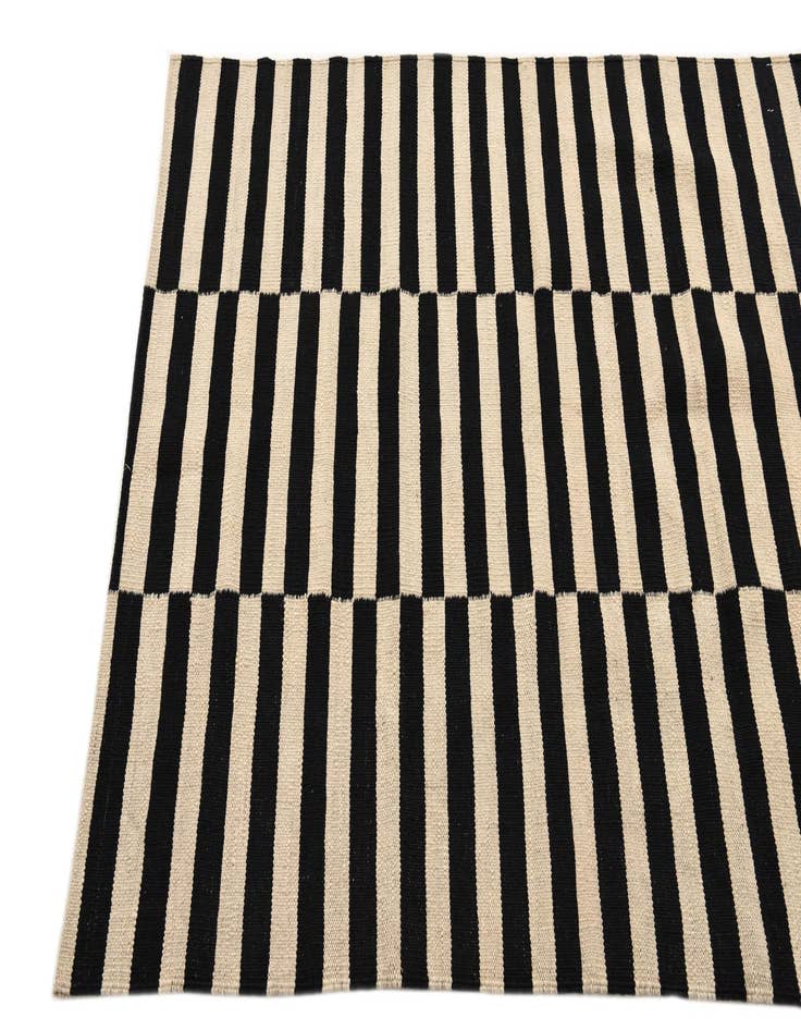 Detail image of  3' 5 x 4' 9  Hand Woven Kilim Modern Wool Rug