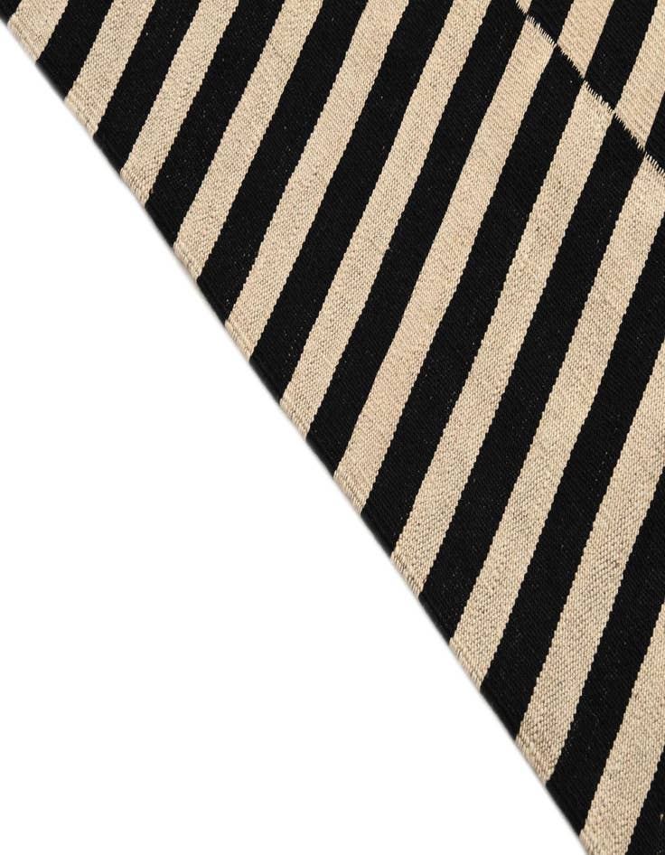 Detail image of  3' 5 x 4' 9  Hand Woven Kilim Modern Wool Rug