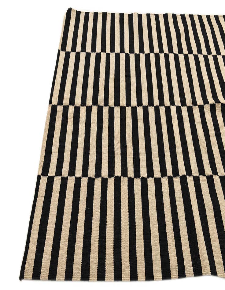 Detail image of  4' 11 x 6'  Hand Woven Kilim Modern Wool Rug