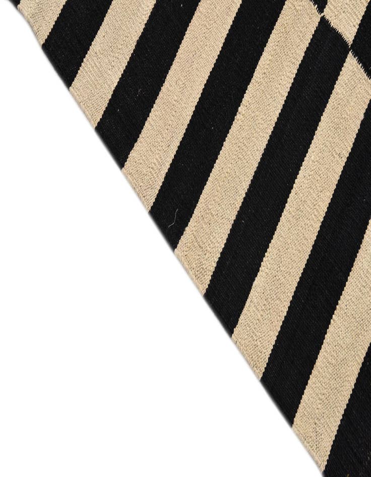 Detail image of  3' 6 x 4' 10  Hand Woven Kilim Modern Wool Rug