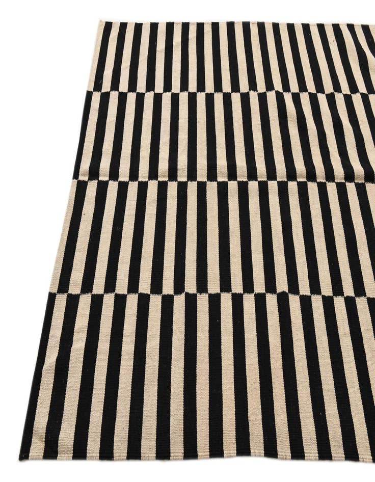 Detail image of  4' 11 x 6' 4  Hand Woven Kilim Modern Wool Rug