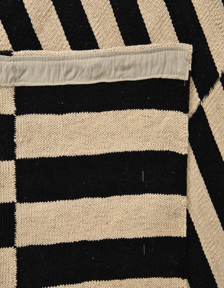 Detail image of  5' x 6' 4  Hand Woven Kilim Modern Wool Rug