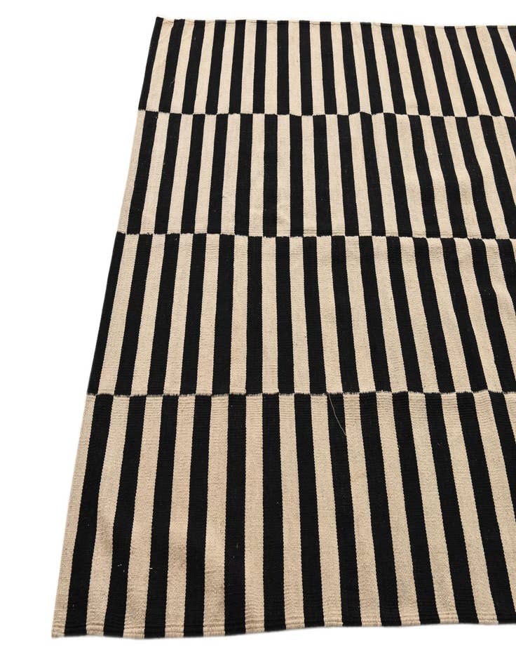 Detail image of  4' 11 x 6' 4  Hand Woven Kilim Modern Wool Rug