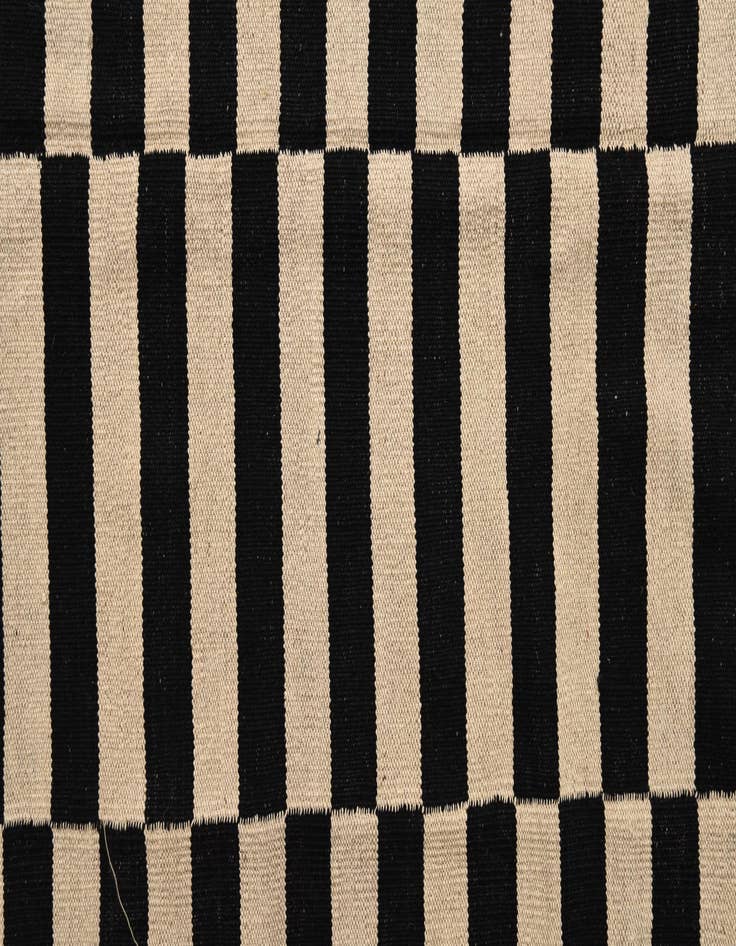 Detail image of  4' 11 x 6' 4  Hand Woven Kilim Modern Wool Rug