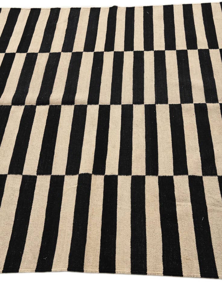 Detail image of  5' x 6' 5  Hand Woven Kilim Modern Wool Rug